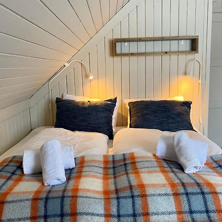 Notnes Midnattsol Guesthouse Skrova Екстериор снимка