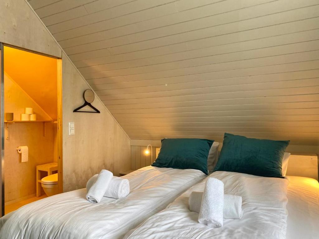 Notnes Midnattsol Guesthouse Skrova Екстериор снимка