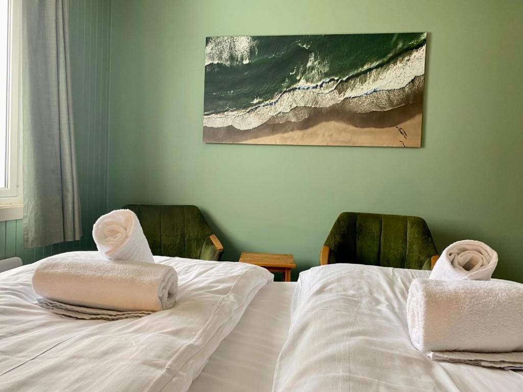 Notnes Midnattsol Guesthouse Skrova Екстериор снимка