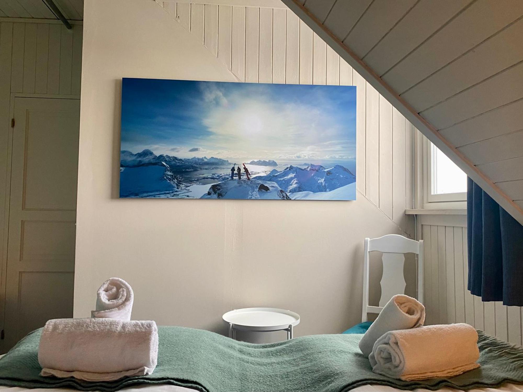 Notnes Midnattsol Guesthouse Skrova Екстериор снимка