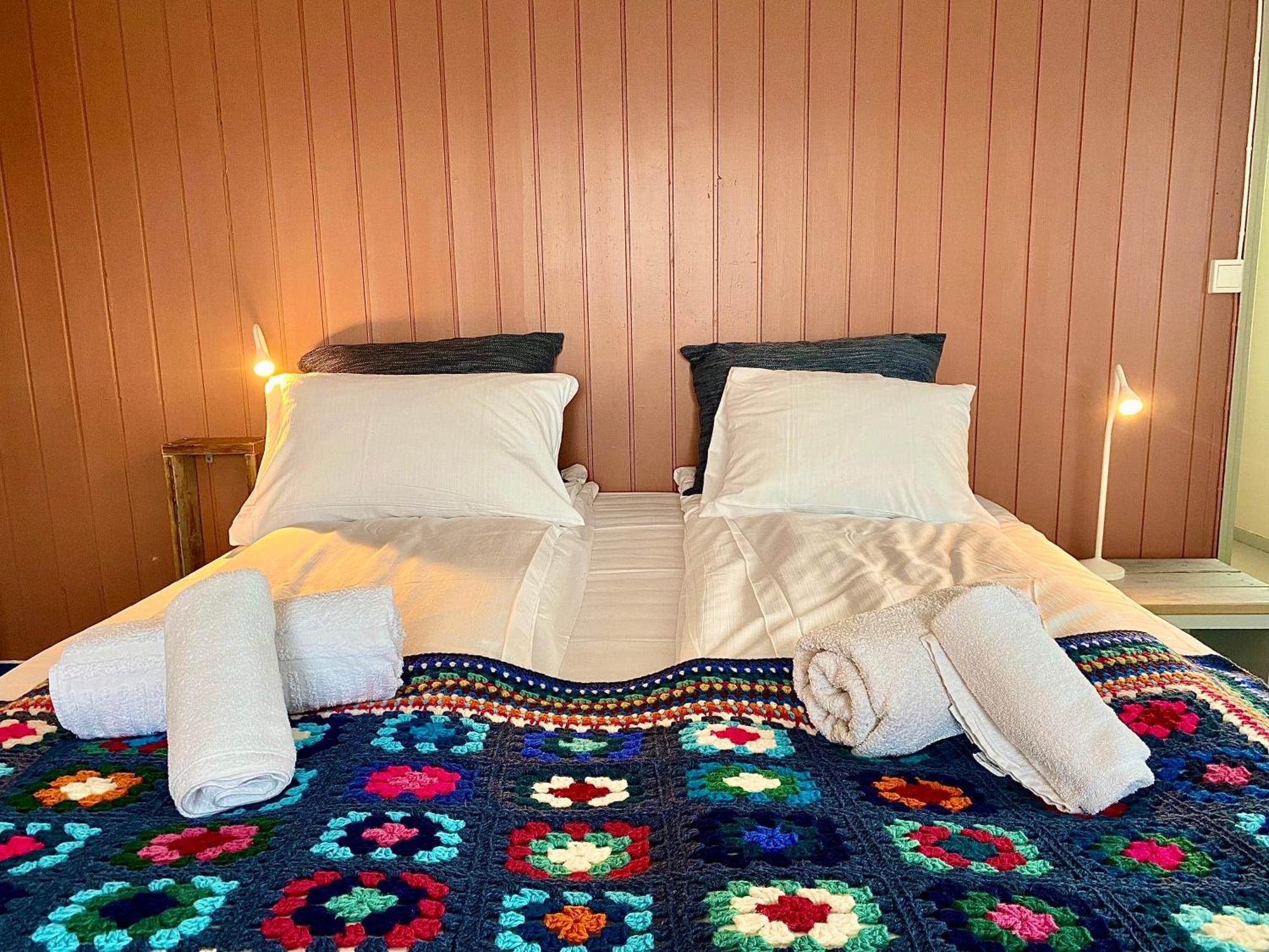 Notnes Midnattsol Guesthouse Skrova Екстериор снимка