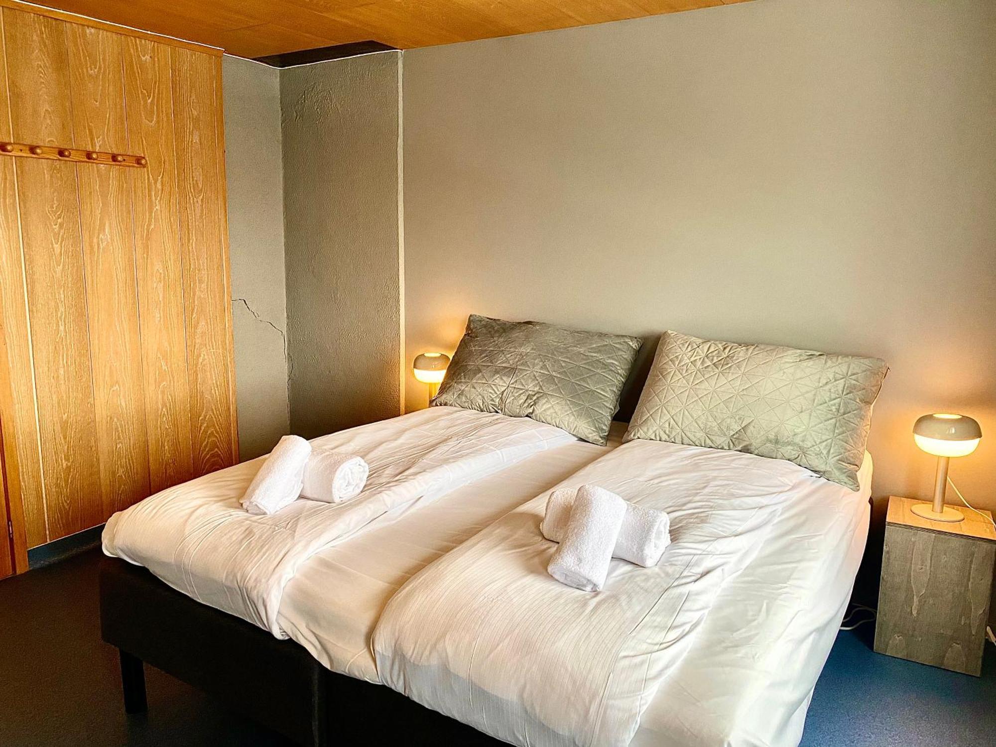 Notnes Midnattsol Guesthouse Skrova Екстериор снимка